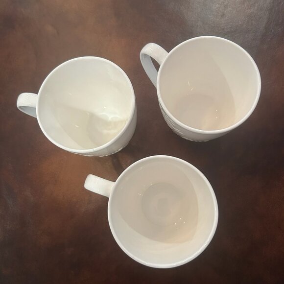 NWOT La Rochelle 3D Snowflake Christmas Mugs Fine Porcelain Mugs Set of 3 - Picture 4 of 8